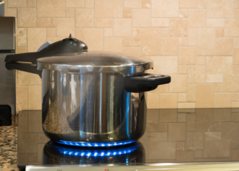 Posso utilizzare pentole antiaderenti per induzione su altri tipi di fornelli