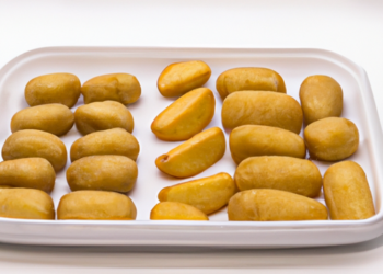 Con la friggitrice ad aria è possibile fare le patatine fritte usando le patate crude?